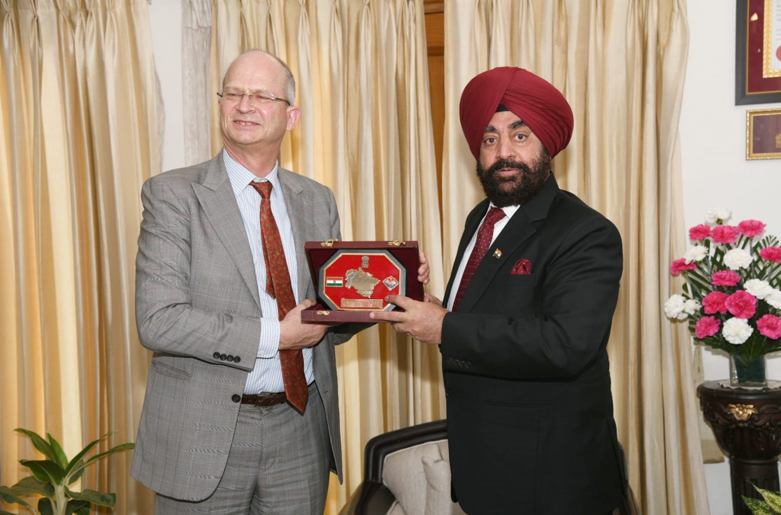 Ambassador of Norway, Hans Jakob Frydenlund called on Governor Lieutenant General Gurmit Singh (Retd) at the Raj Bhawan on Friday.