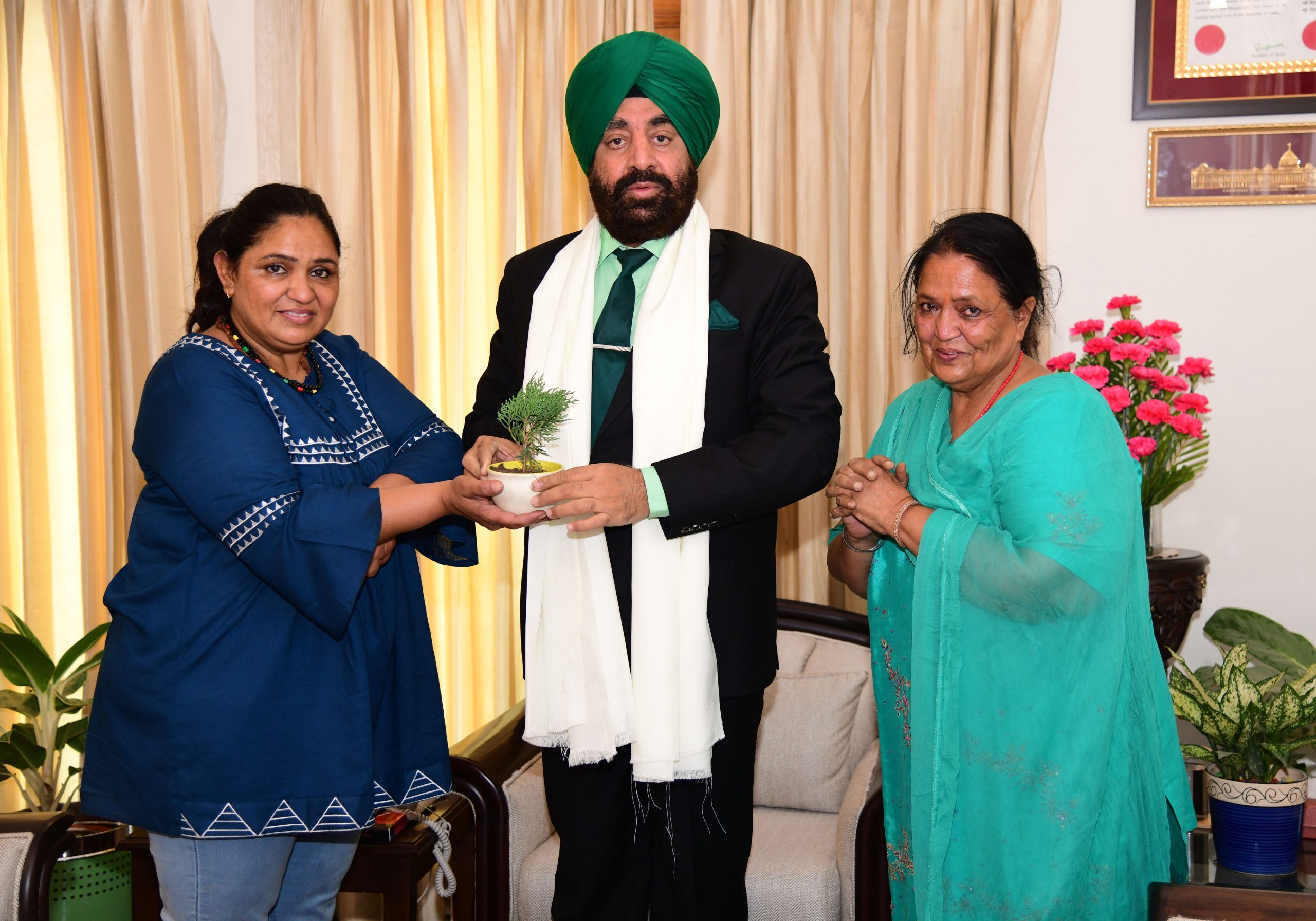 nternational Para Shooter Smt Dilraj Kaur called on Governor Lt Gen Gurmit Singh (Retd) at Rajbhawan on Wednesday.