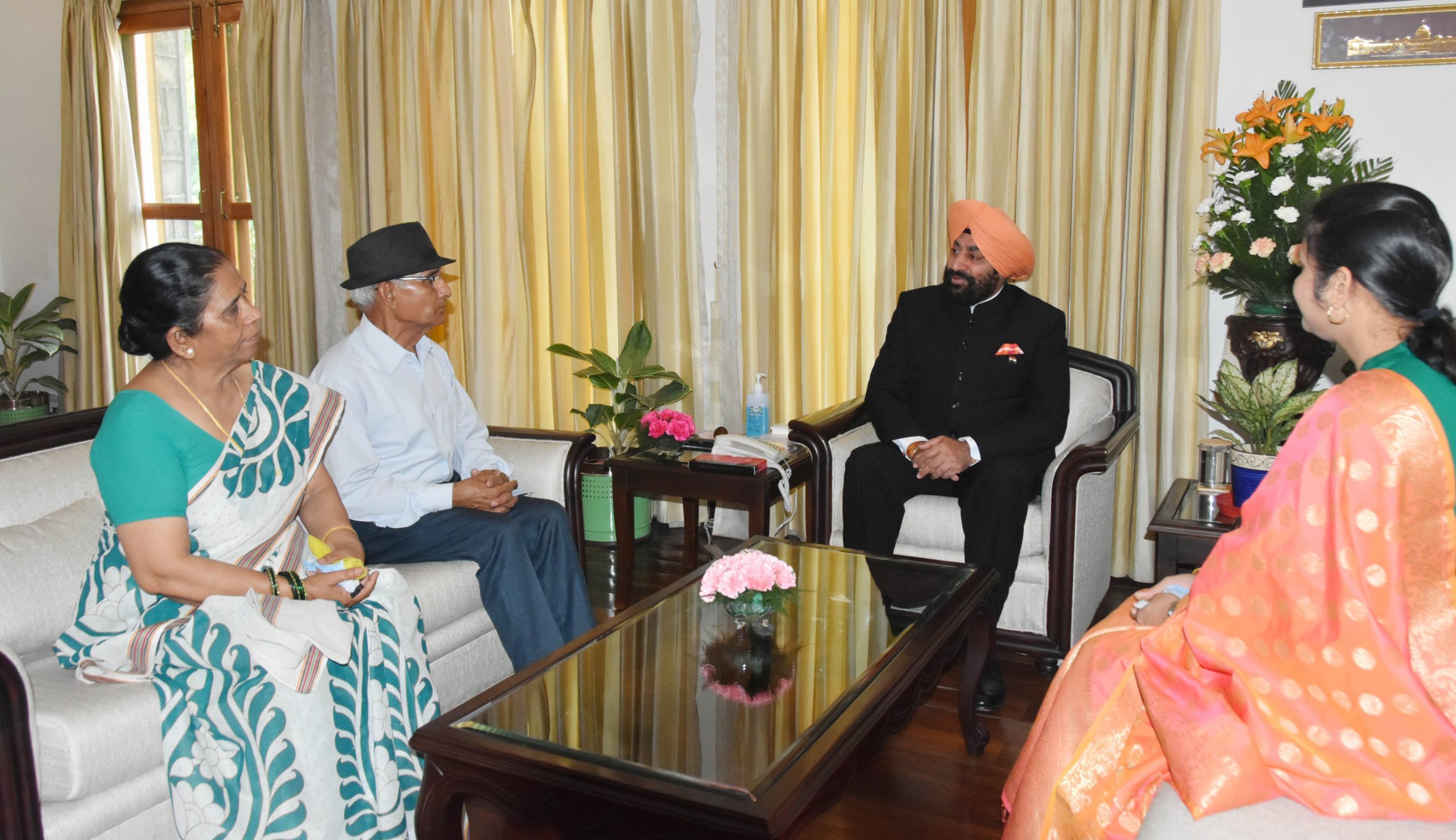 Governor interacting with the family members of Late Lt. Commander Anant Kukreti at Raj Bhavan.