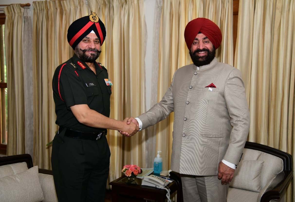 Lt. G. Amardeep Singh Bhinder, GOC, South Western Command paying a courtesy call on the Governor at Raj Bhawan.