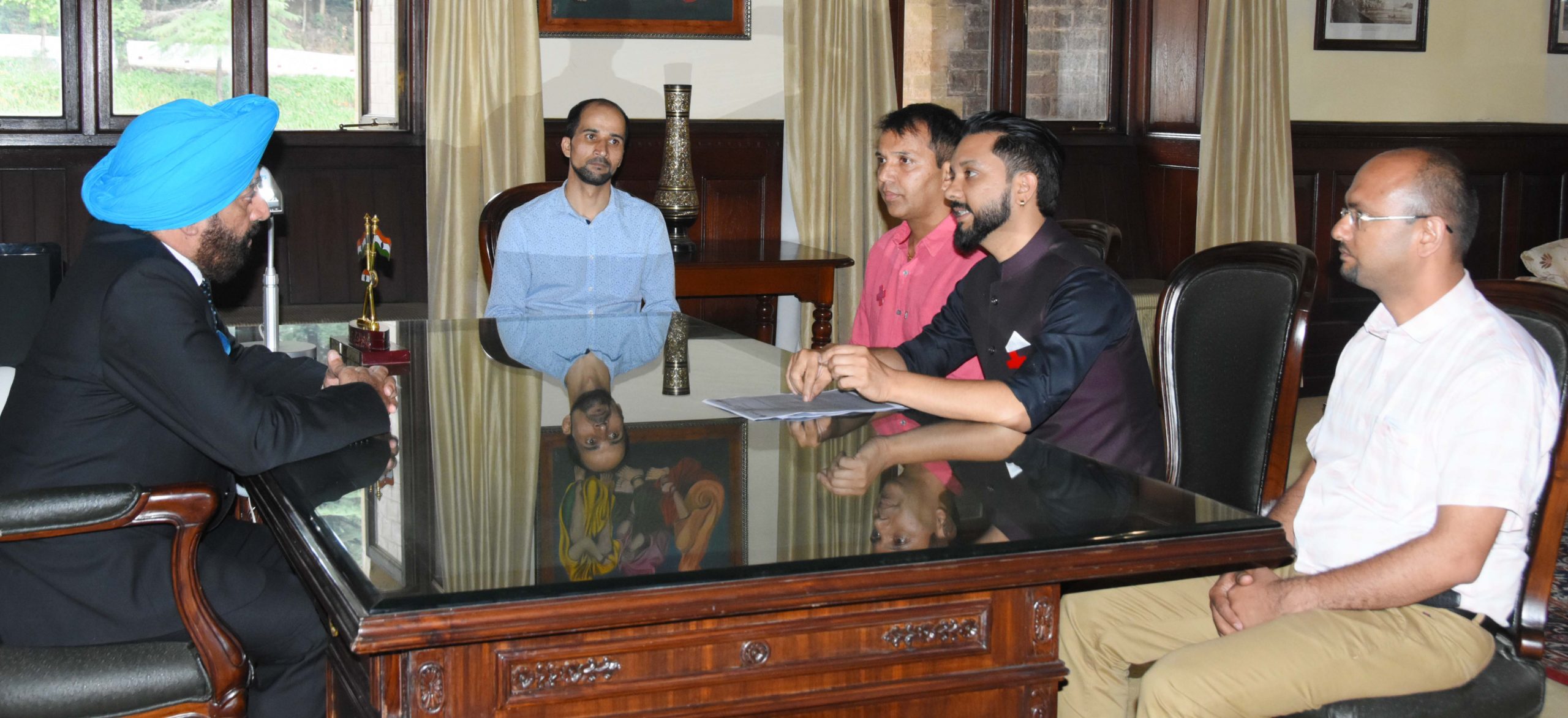 The officials of the Red Cross Society met the Governor on Thursday.
