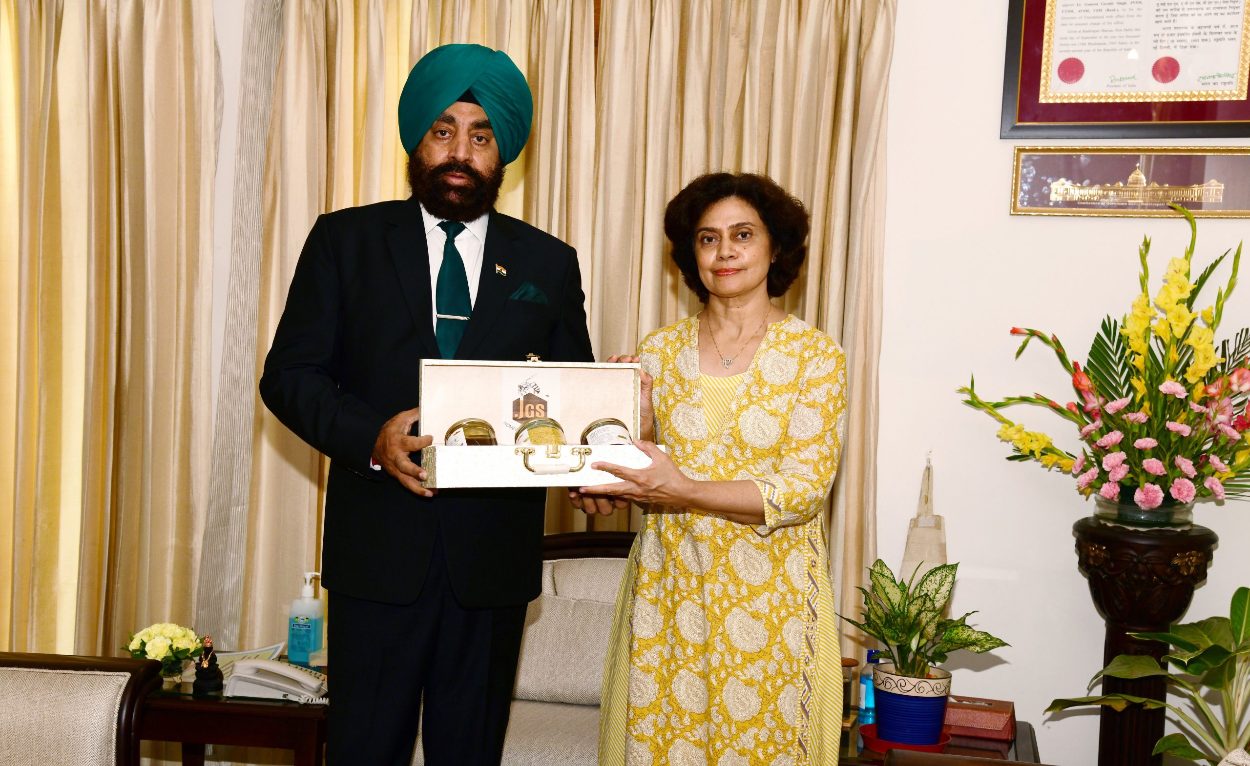 Dr. Renu Singh, Director, Forest Research Institute (FRI), paying a courtesy call on Governor Lt. Gen. Gurmit Singh (Retd) at Raj Bhawan.