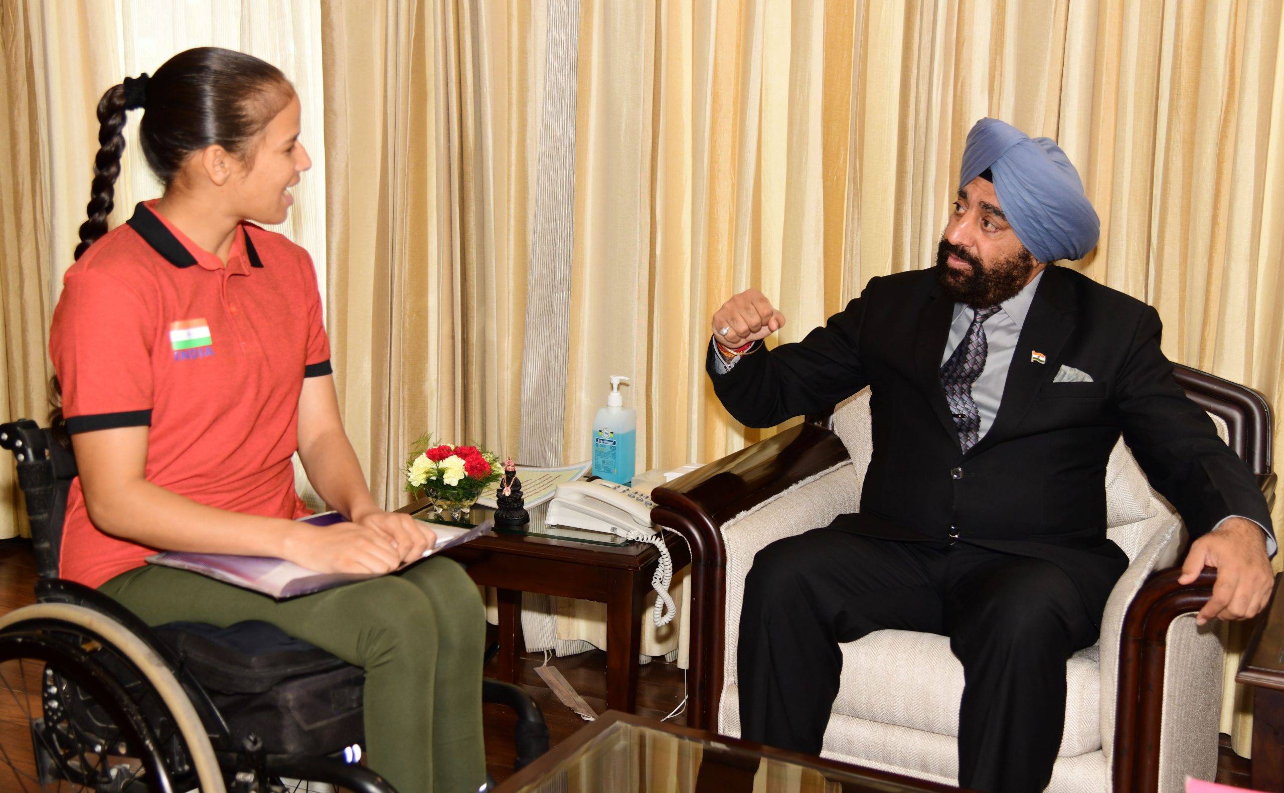 25-06-2022 : Para Athlete Garima Joshi talking to Governor at Raj Bhawan.