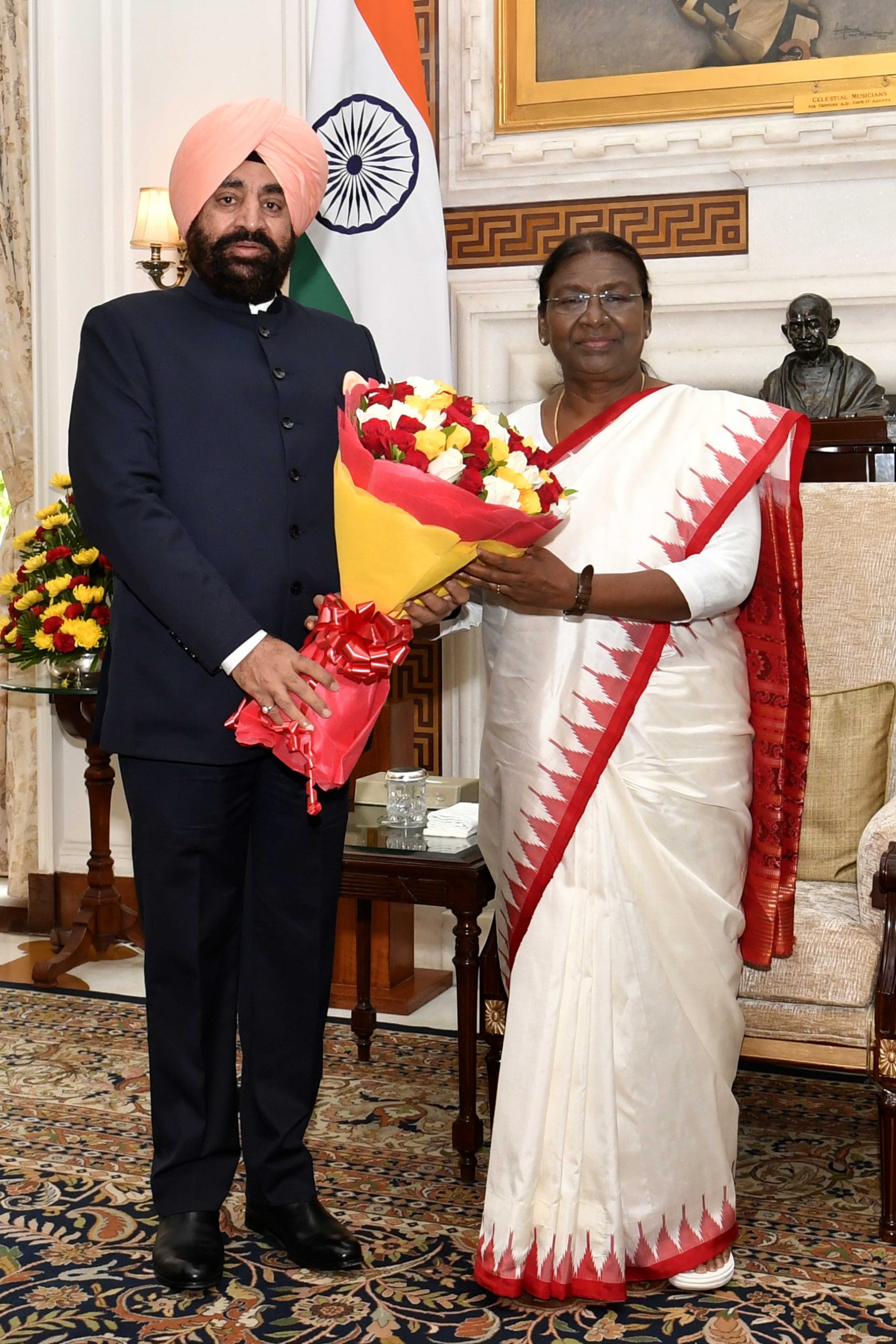 Governor paying a courtesy call on the President, Smt. Draupadi Murmu.