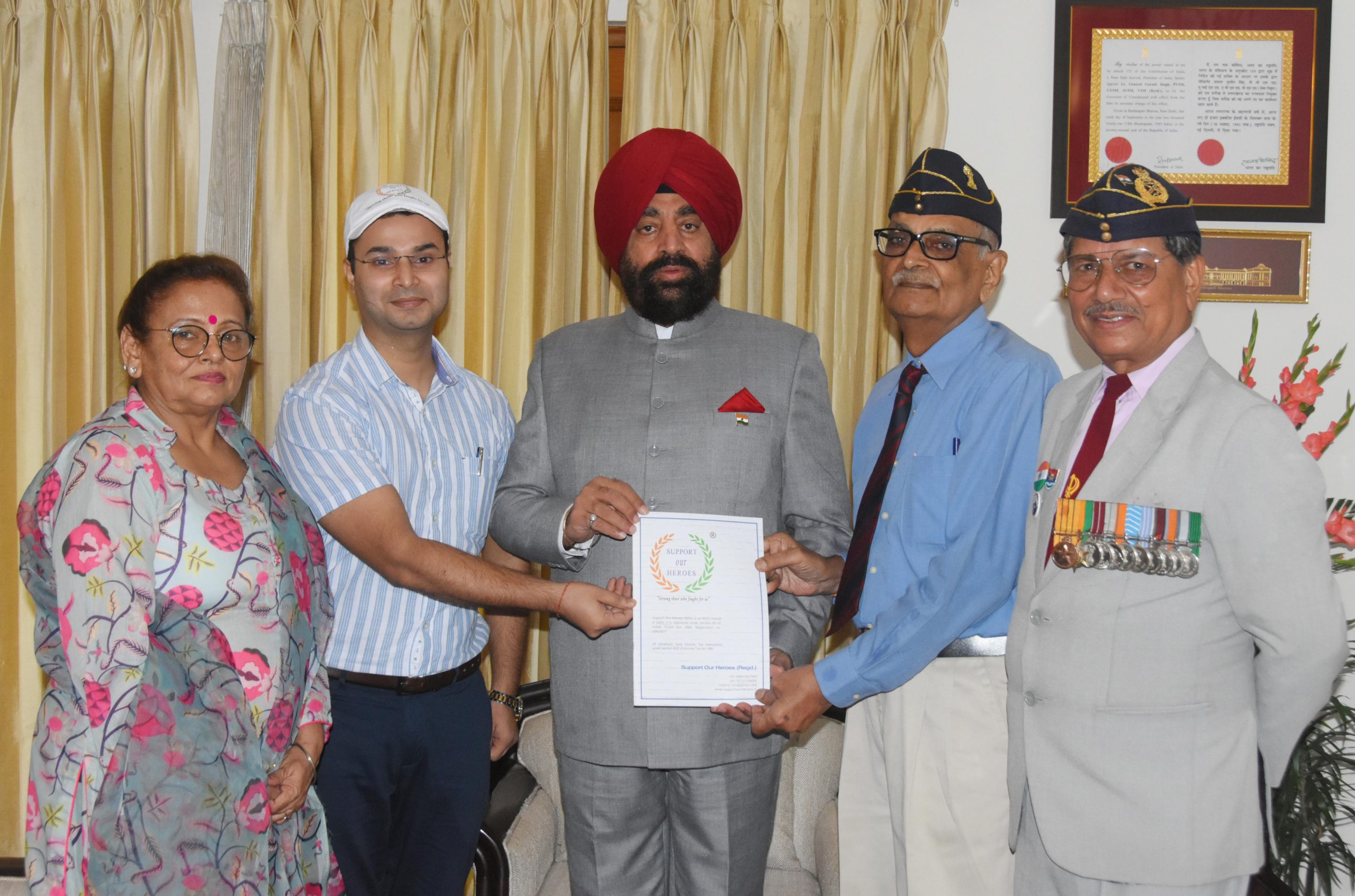 Governor Lt Gen Gurmit Singh (Retd) meeting the delegation of Support Our Heroes (SOH).