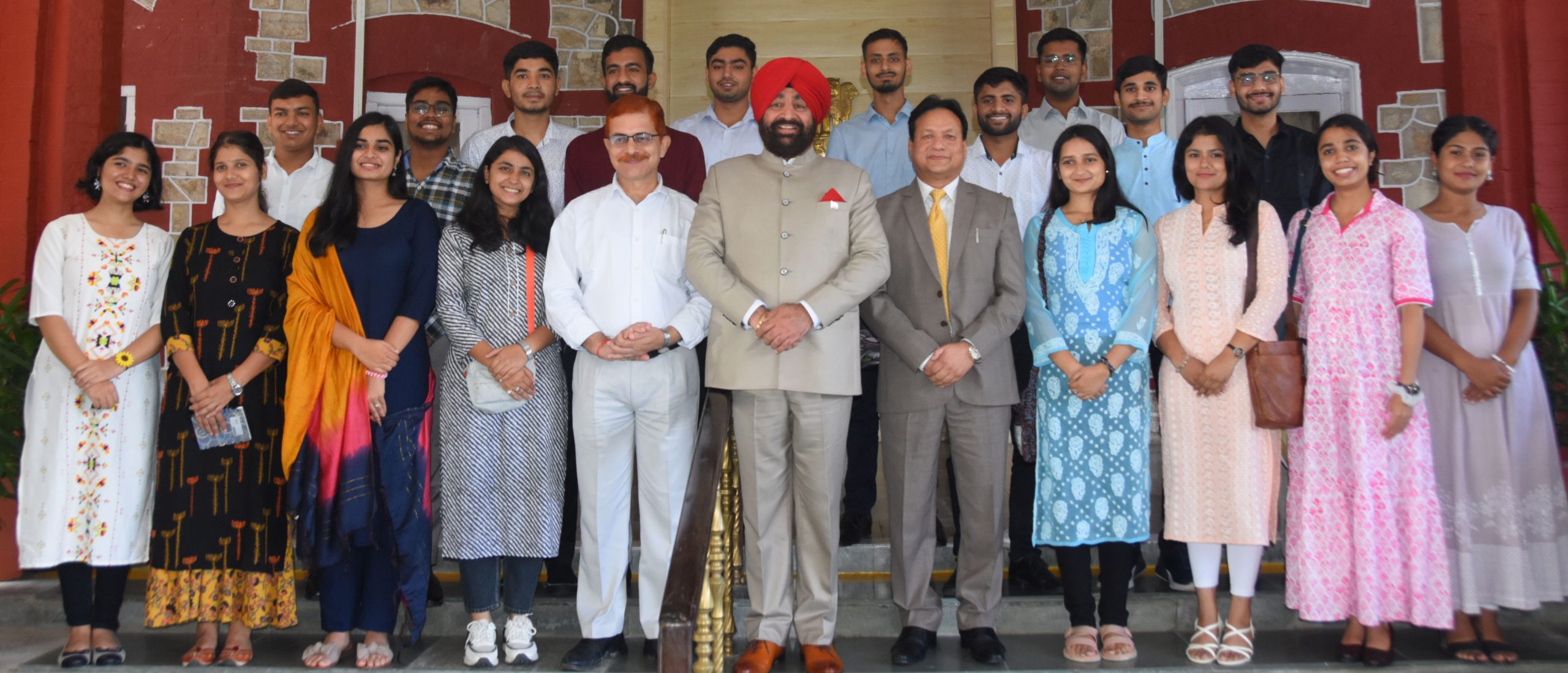 Students of GB Pant University of Agriculture and Technology, Pantnagar meeting with Governor, Lt Gen Gurmit Singh (Retd).