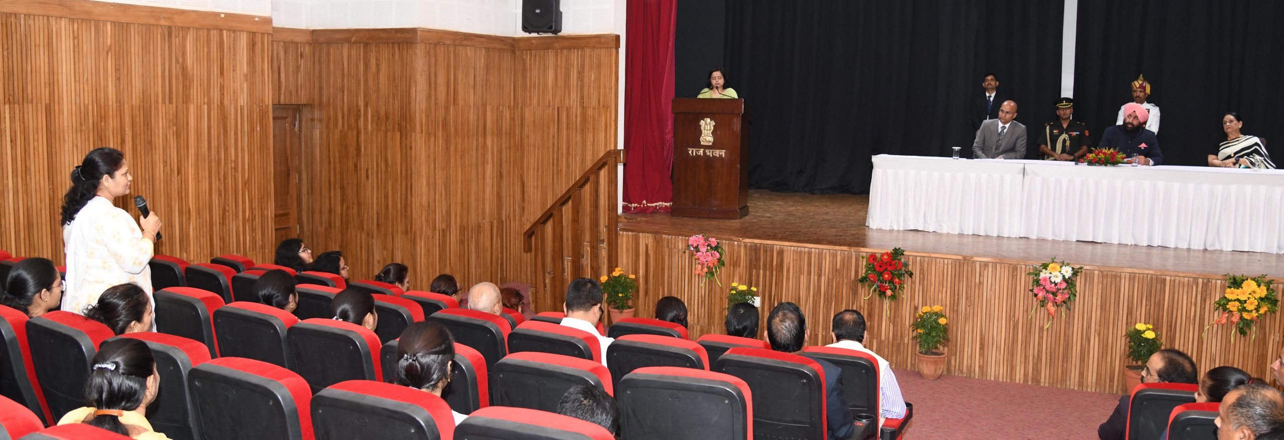 Governor listening to the problem of women personnel in the Deepawali Milan program organized at Raj Bhavan.
