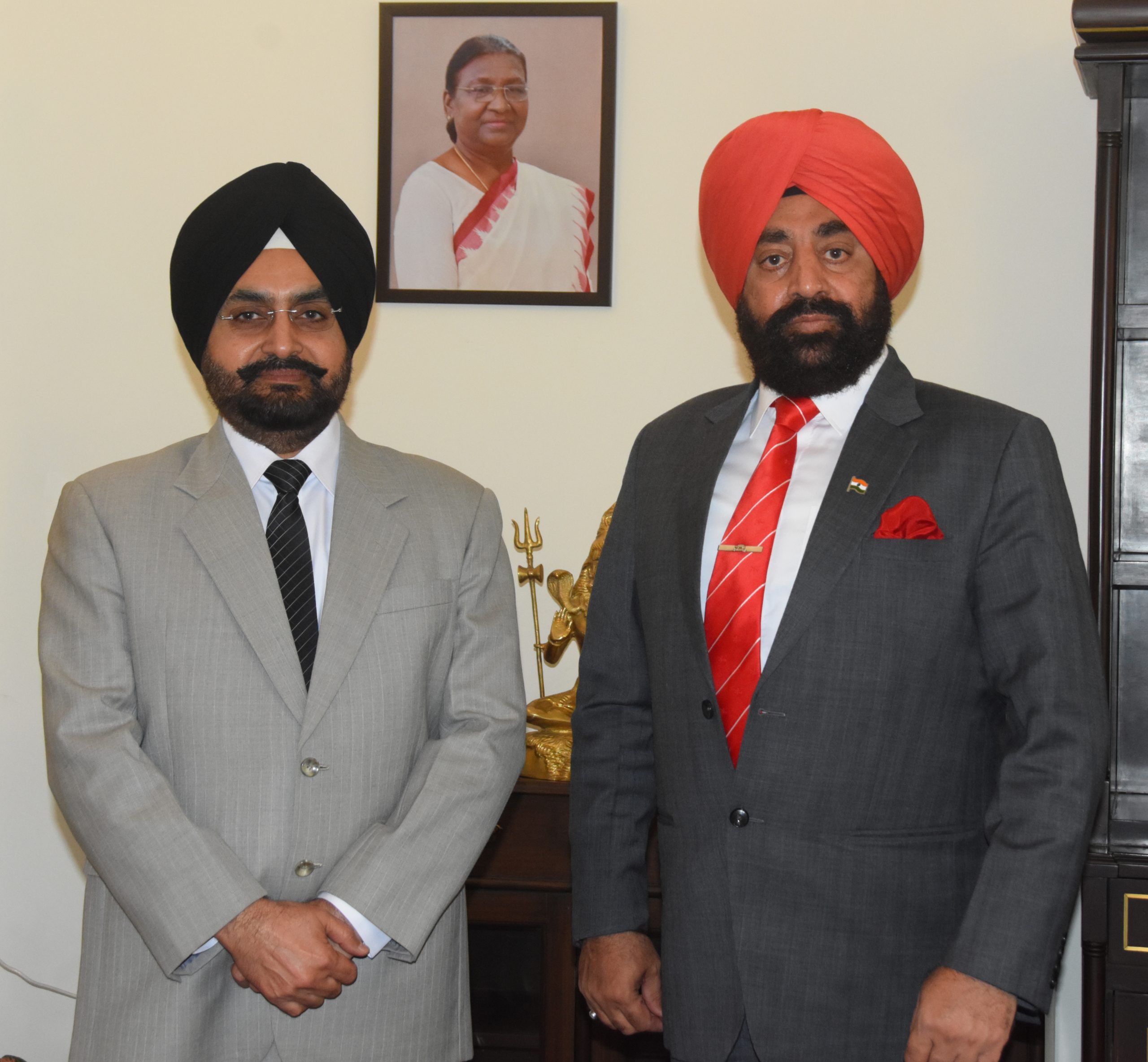 Chief Secretary Dr. S. s. Sandhu paid a courtesy call on the Governor.