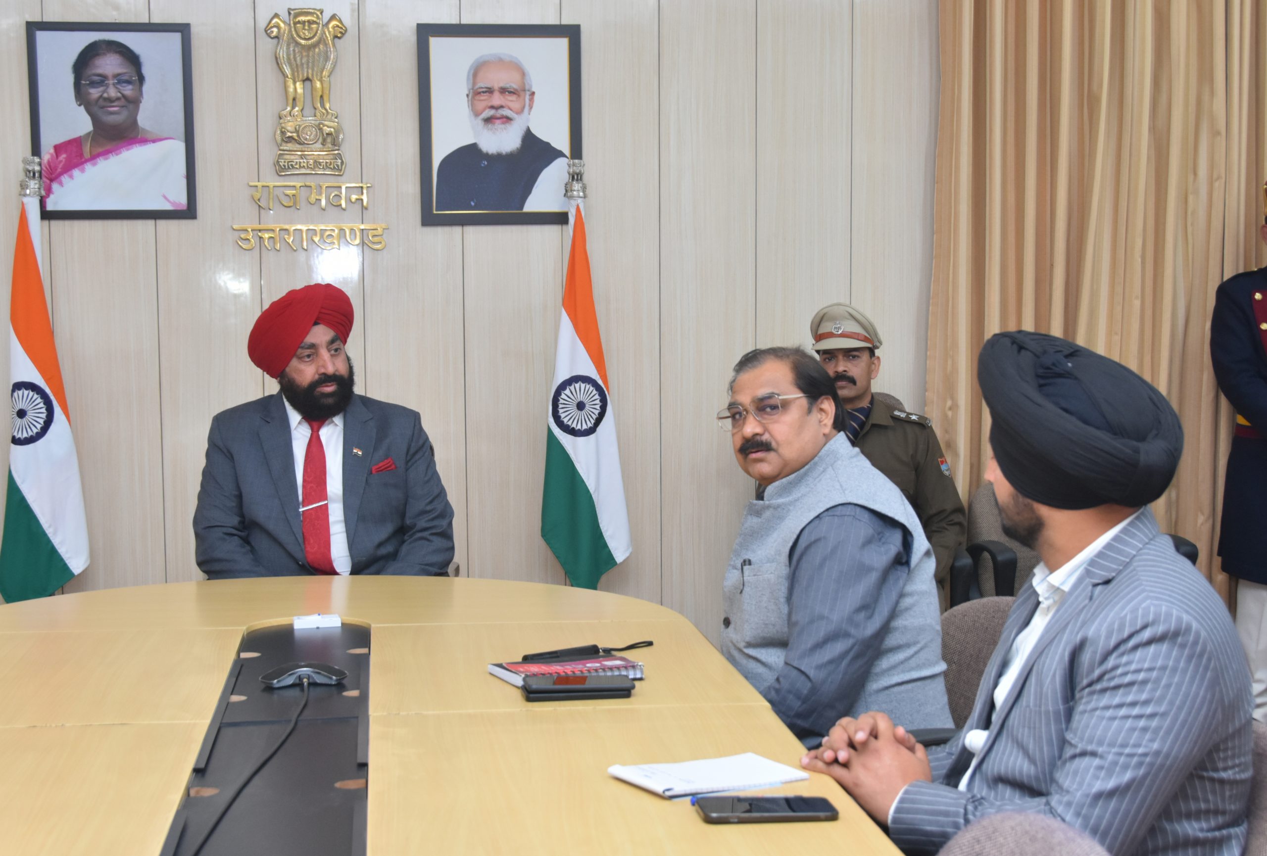 Governor gets briefed about the works of Rishikesh-Karnprayag rail line at Raj Bhawan Secretariat.