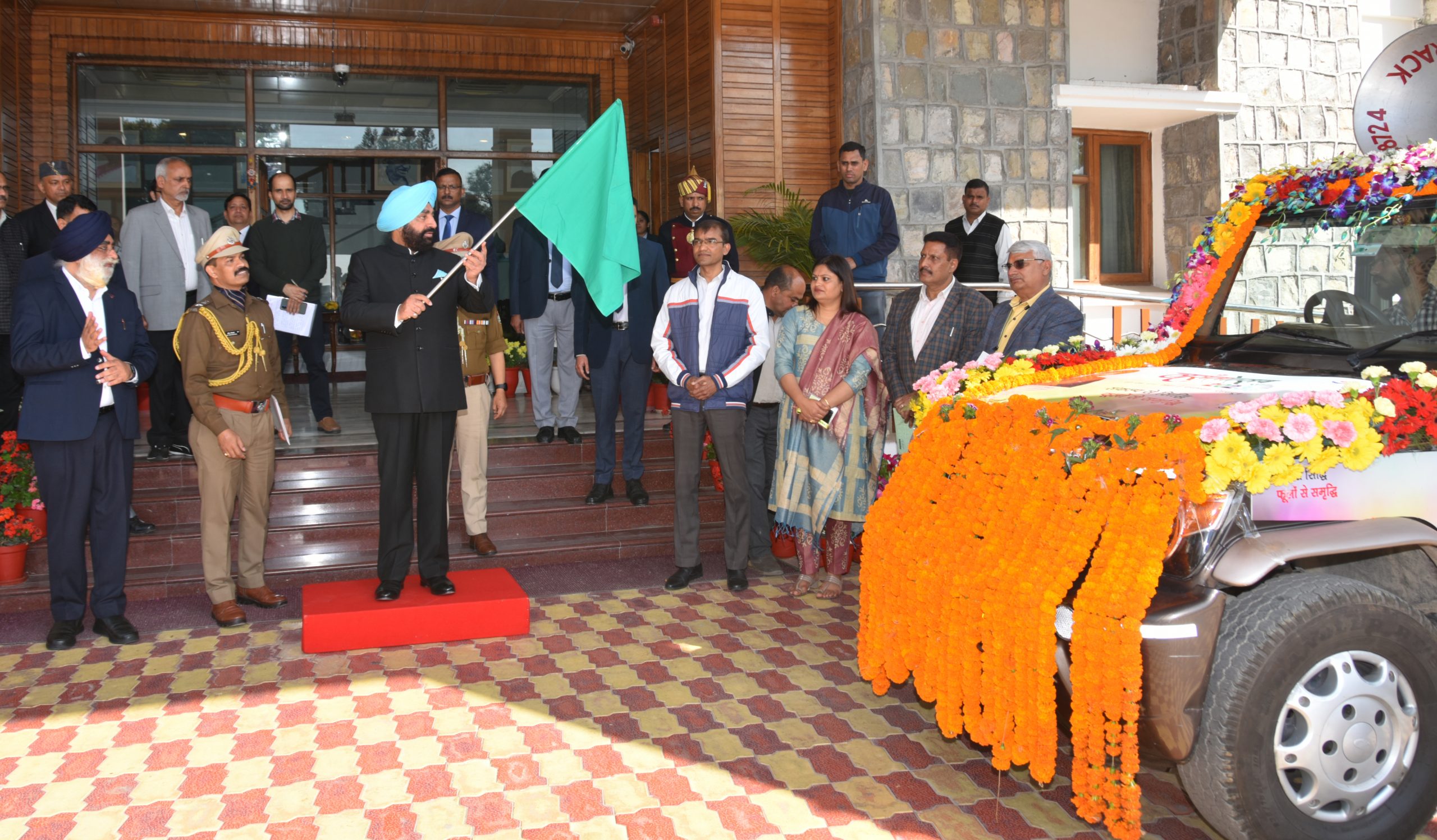 Governor flags off the special campaign vehicle for the three-day festival Vasantotsav-2023.