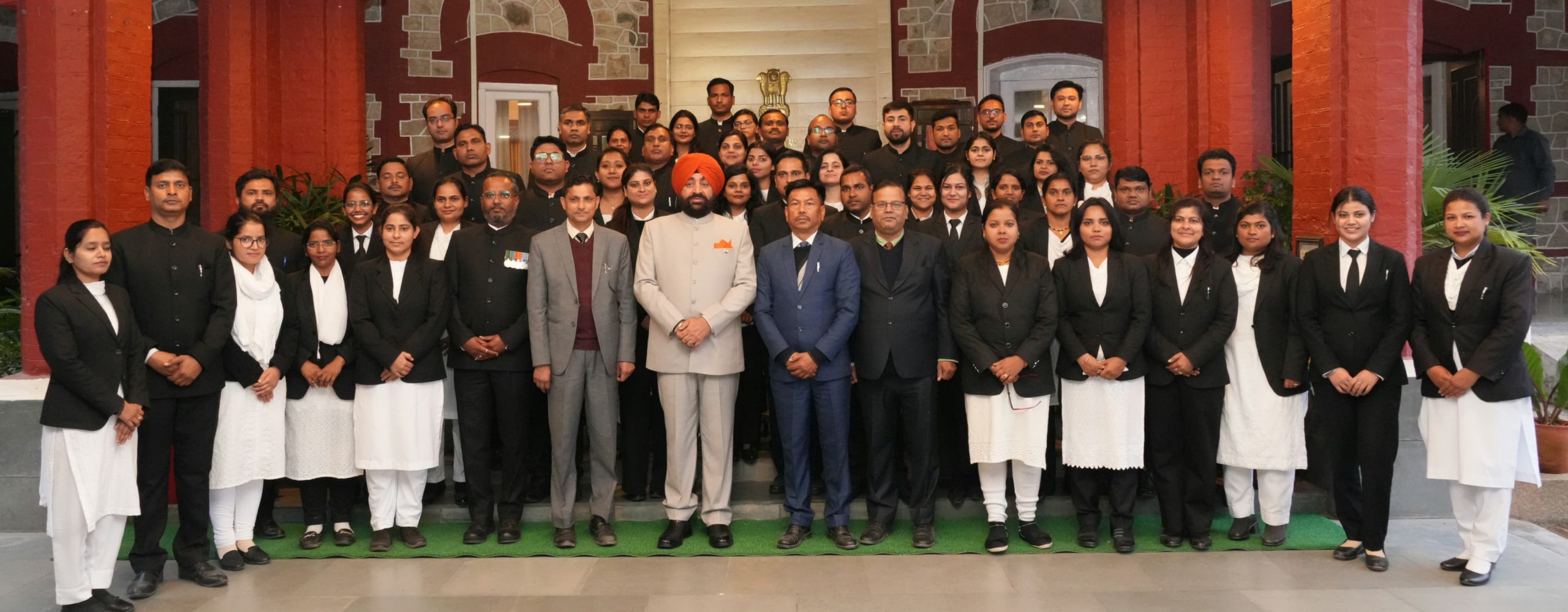 Governor Lt Gen Gurmit Singh (Retd) with Assistant Prosecution Officers undergoing training at PTC Narendra Nagar at Raj Bhawan.