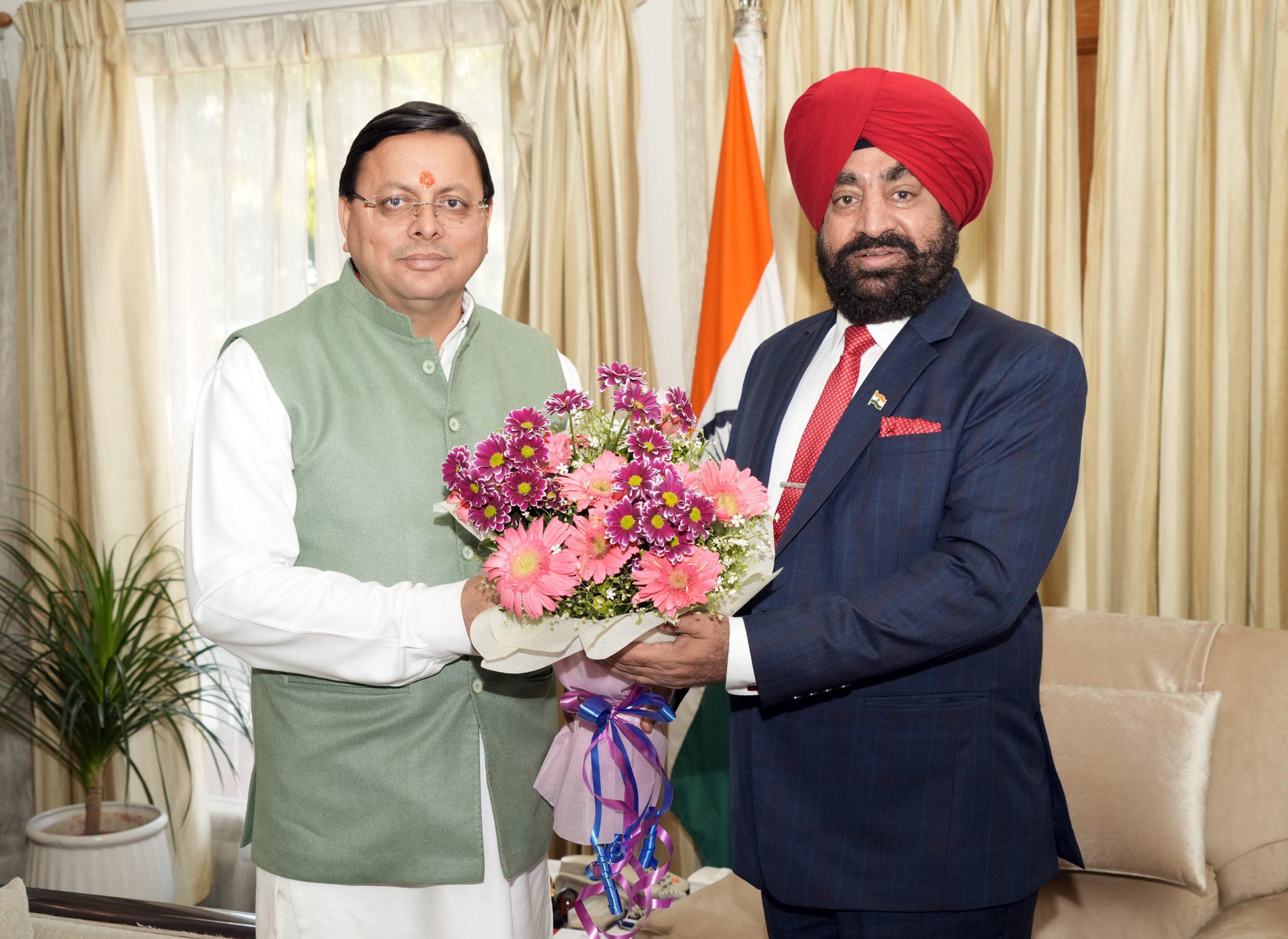 Chief Minister Shri Pushkar Singh Dhami paying courtesy call on Governor Lt Gen Gurmit Singh (Retd).