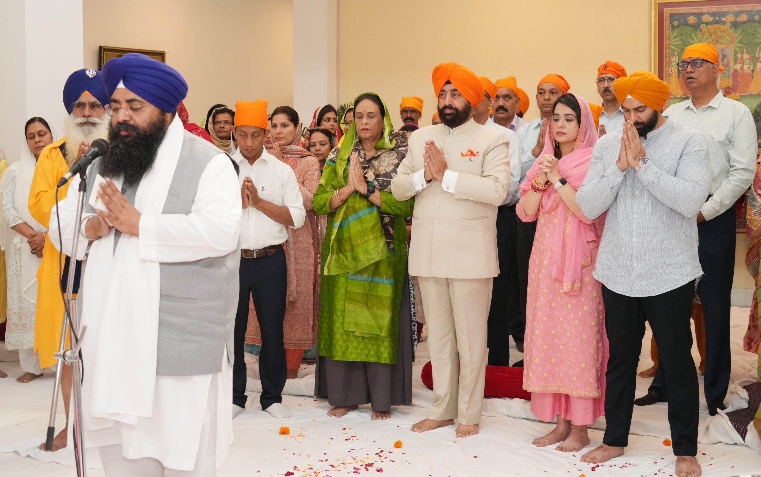 Governor participating in Kirtan and Gurbani Paath at Raj Bhawan on the occasion of the holy festival of Baisakhi.