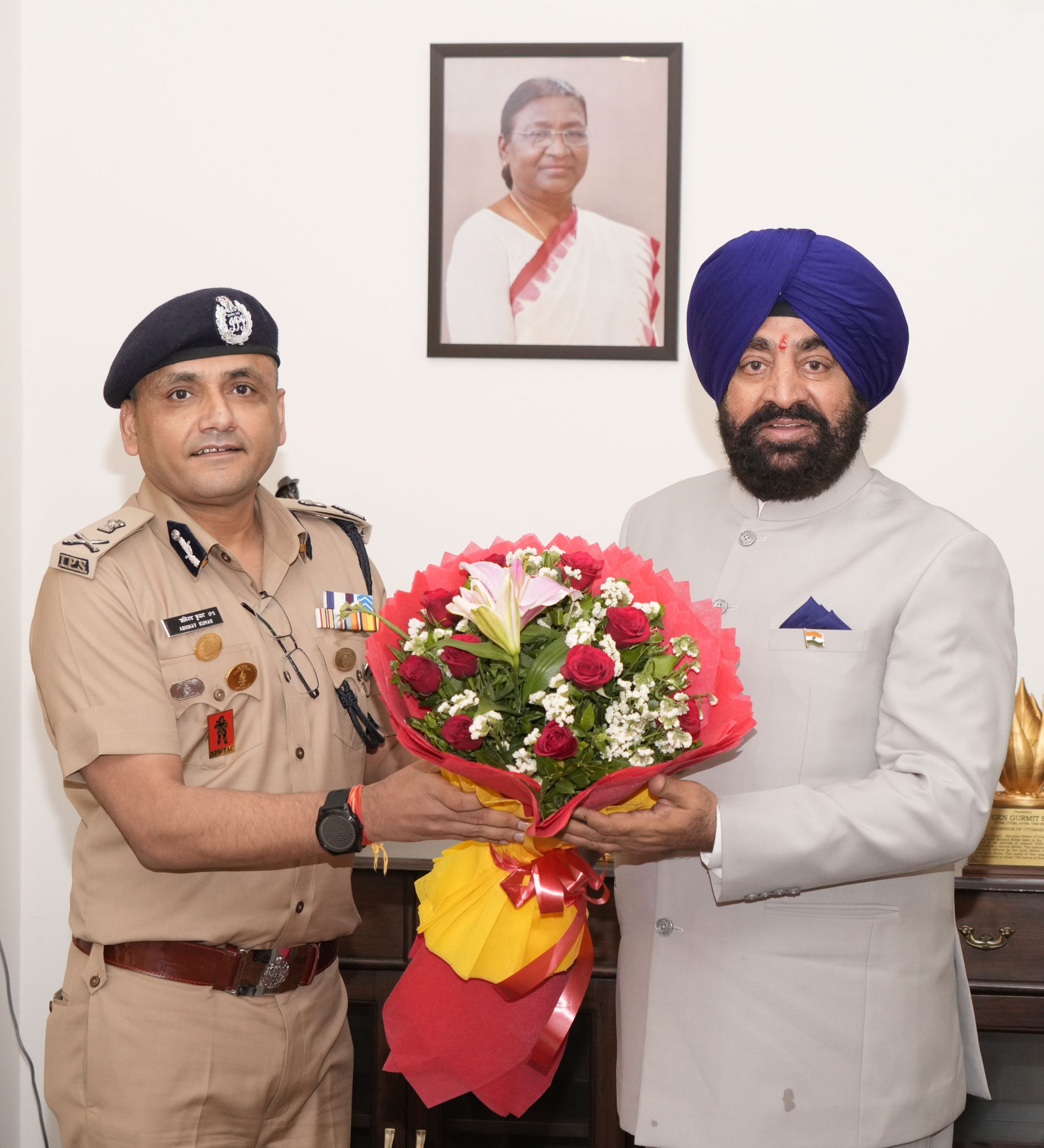 DGP Abhinav Kumar paying courtesy call on the Governor at Rajbhawan.