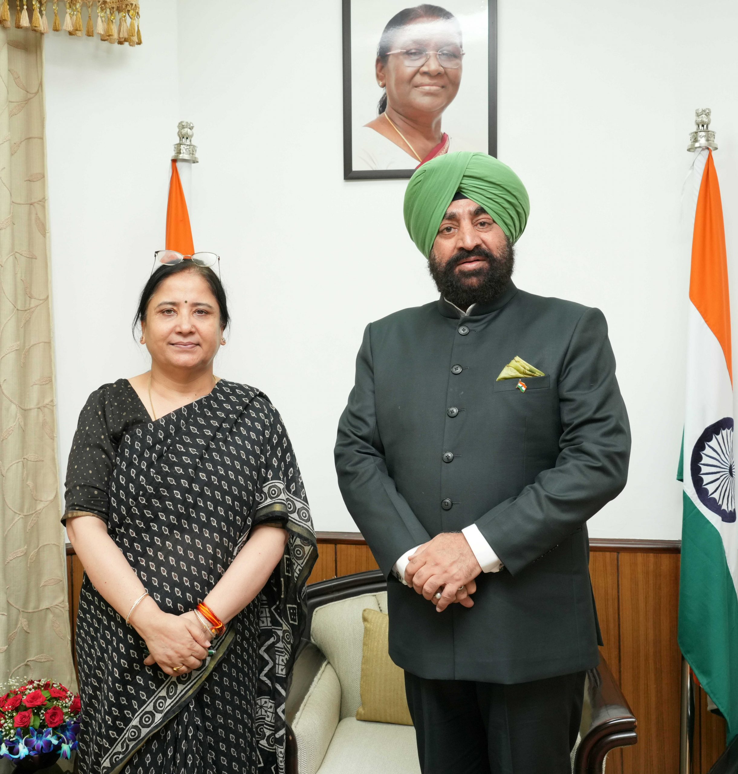 Surekha Dangwal, Vice-Chancellor of Doon University paying a courtesy call on the Hon'ble Governor.