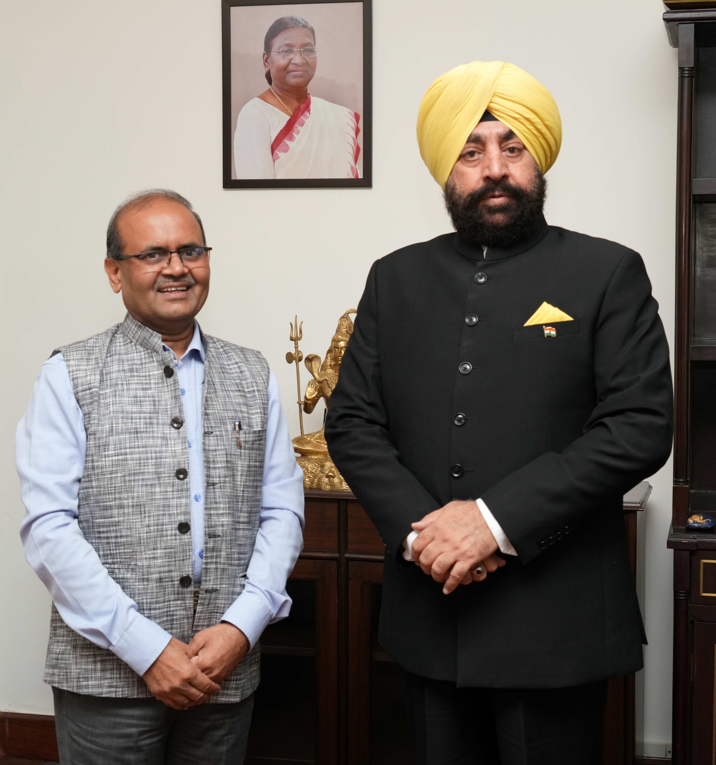 Secretary Disaster Management, Shri. Vinod Kumar Suman paying a courtesy call on the Governor.