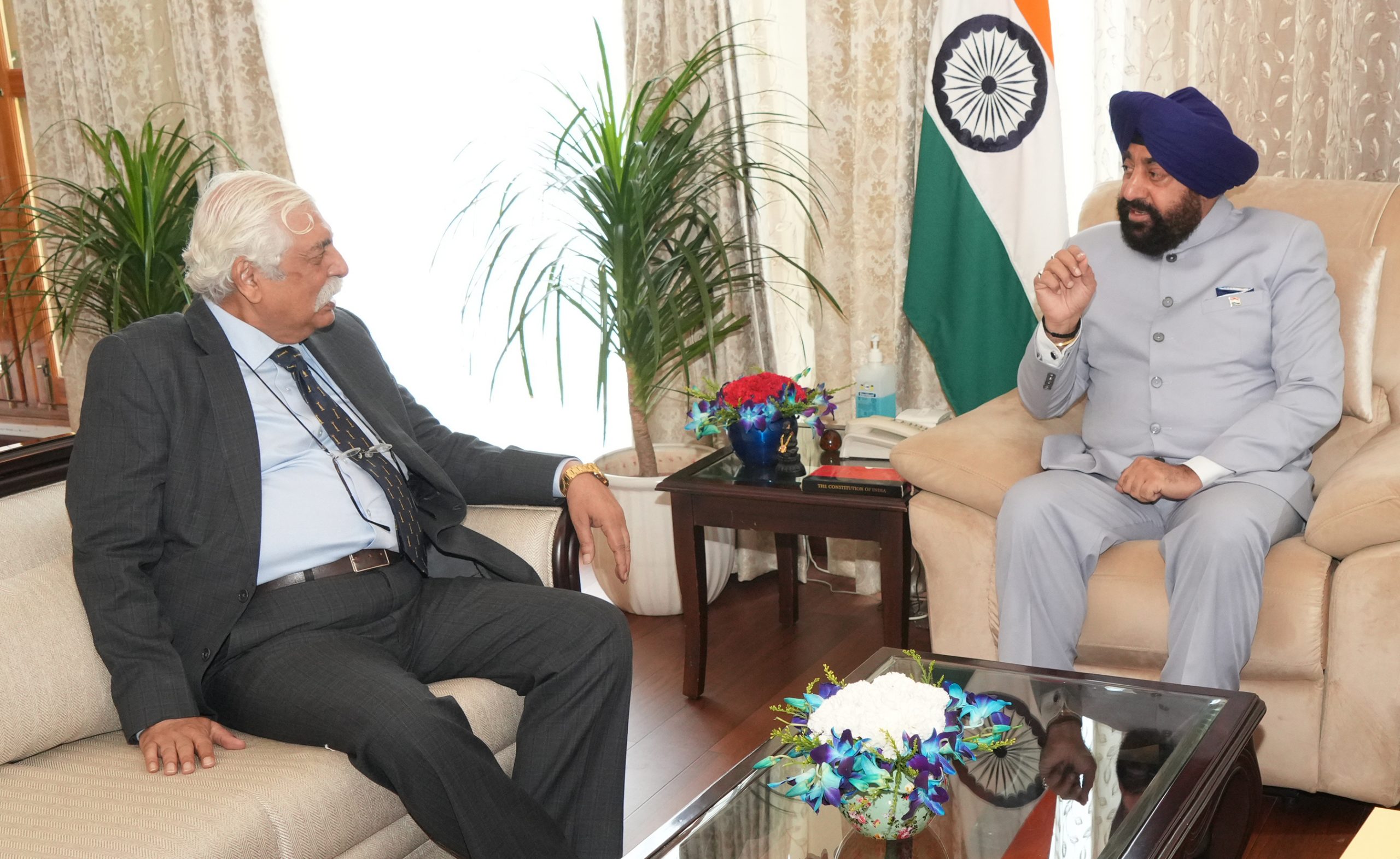 Major General GD Bakshi (Retd) paying courtesy call on the Governor.