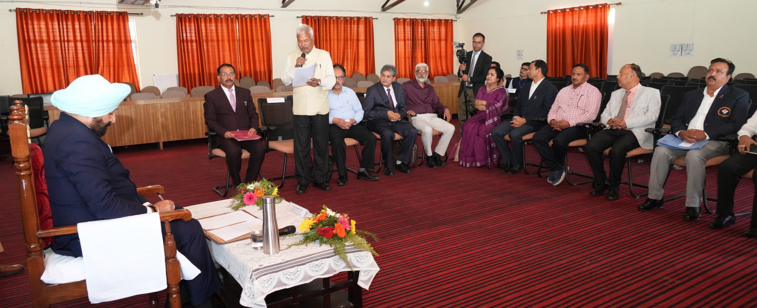 Governor interacting with the Vice Chancellor, Deans and officials of Soban Singh Jeena University, Almora.