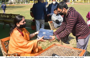 Governor distributed Uniforms