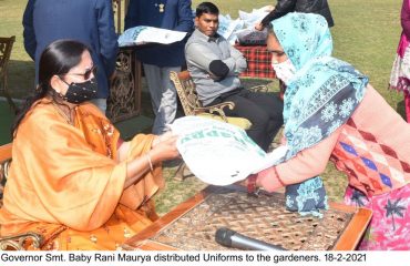 Governor distributed Uniforms to the gardeners