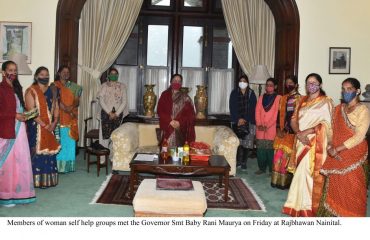 Members of Women Self Help Groups meet Governor at Raj Bhavan Nainital.