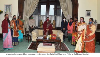 Members of Women Self Help Groups meet Governor at Raj Bhavan Nainital.