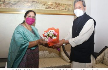The Chief Minister met the Governor at Raj Bhawan.