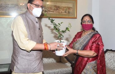 Chief Minister Shri Pushkar Singh Dhami made a courtesy call on Governor Smt Baby Rani Maurya on Sunday at Rajbhawan.