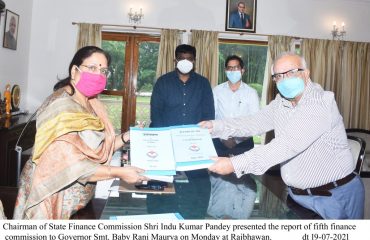 Shri Indu Kumar Pandey presented the report of fifth finance commission to Governor.
