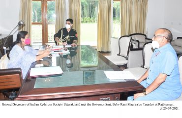 General Secretary of Indian Redcross Society Uttarakhand met the Governor Smt. Baby Rani Maurya