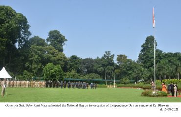 Governor hoisted the National flag on the occasion of Independence Day