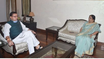 मुख्यमंत्री श्री धामी ने राज्यपाल श्रीमती मौर्य से राजभवन में शिष्टाचार भेंट की।