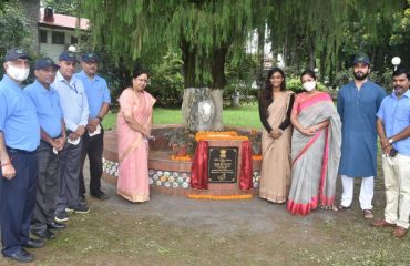 The Governor inaugurated a bandstand made of eco bricks in the Raj Bhawan premises