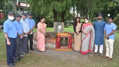 The Governor inaugurated a bandstand made of eco bricks in the Raj Bhawan premises