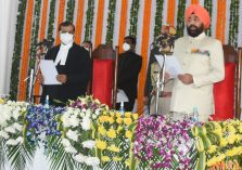 Chief Justice of Uttarakhand Justice Raghvendra Singh Chauhan administered the oath of office to Lieutenant General (Retired) Shri Gurmit Singh;?>