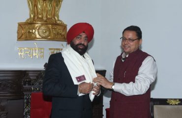 मुख्यमंत्री श्री पुष्कर सिंह धामी ने राजभवन में उत्तराखंड के नवनियुक्त राज्यपाल लेफ्टिनेंट जनरल (सेवानिवृत्त) गुरमीत सिंह से मुलाकात की।