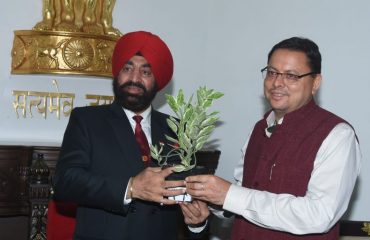 CM Shri Pushkar Singh Dhami met the newly appointed Governor of Uttarakhand Lt. Gen. (Retd.) Gurmeet Singh's at Rajbhawan