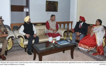 Shri Ganesh Joshi and Shri Ashok Kumar met the newly appointed Governor of Uttarakhand Lt. Gen. (Retd.) Gurmeet Singh's at Rajbhawan