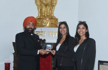International mountaineers Tashi and Nugshi called on Governor