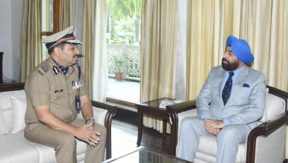 Director General of Police Shri Ashok Kumar called on Governor