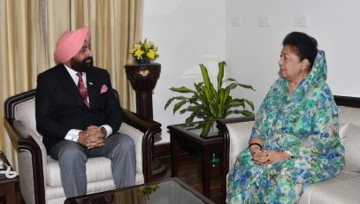Member of parliament Smt. Malarajlaxmi Shah called on Governor Lieutenant General (Retired) Shri Gurmit Singh at Rajbhawan