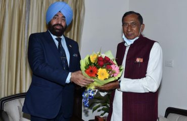 Drinking water minister, Shri Bishan Singh Chuphal called on Governor Lieutenant General (Retired) Gurmit Singh at Raj Bhawan.