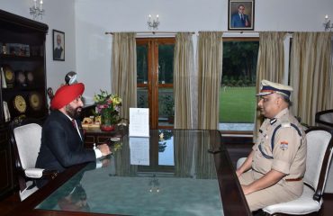 IG Shri A P Anshuman called on Governor Lieutenant General (Retired) Gurmit Singh at Rajbhawan