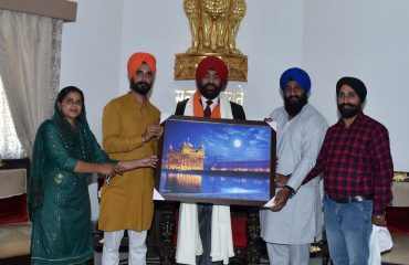 Representatives of Gurudwara Shri Guru Ramdas Sahib ji management committee, Doiwala called on Governor