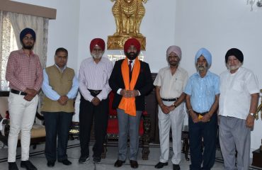 Representatives of Gurudwara management committee, Dakra called on Governor