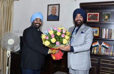 Secretary Shri Harbansh Singh Chugh called on Governor .