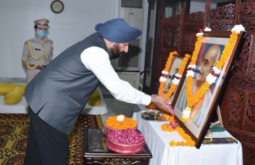 Governor paid floral tribute to the Mahatma Gandhi and former Prime Minister Lal Bahadur Shastri on their birth anniversary