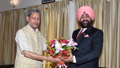 Former Chief Minister and Hon'ble MP Pauri Garhwal Shri Tirath Singh Rawat while called on Governor.