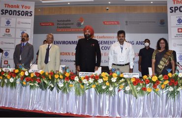 देहरादून सस्टेनेबल डेवलमेंट फाउण्डेशन कार्यक्रम में उपस्थित राज्यपाल।