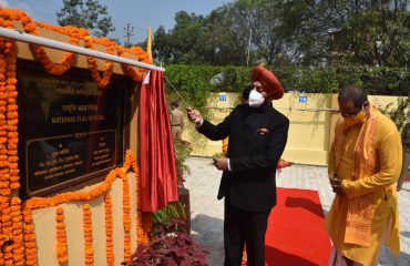 Governor publically dedicated the 100 feet National Flag at Dev Sanskriti Vishvavidhaliya Shanti Kunj in Haridwar.